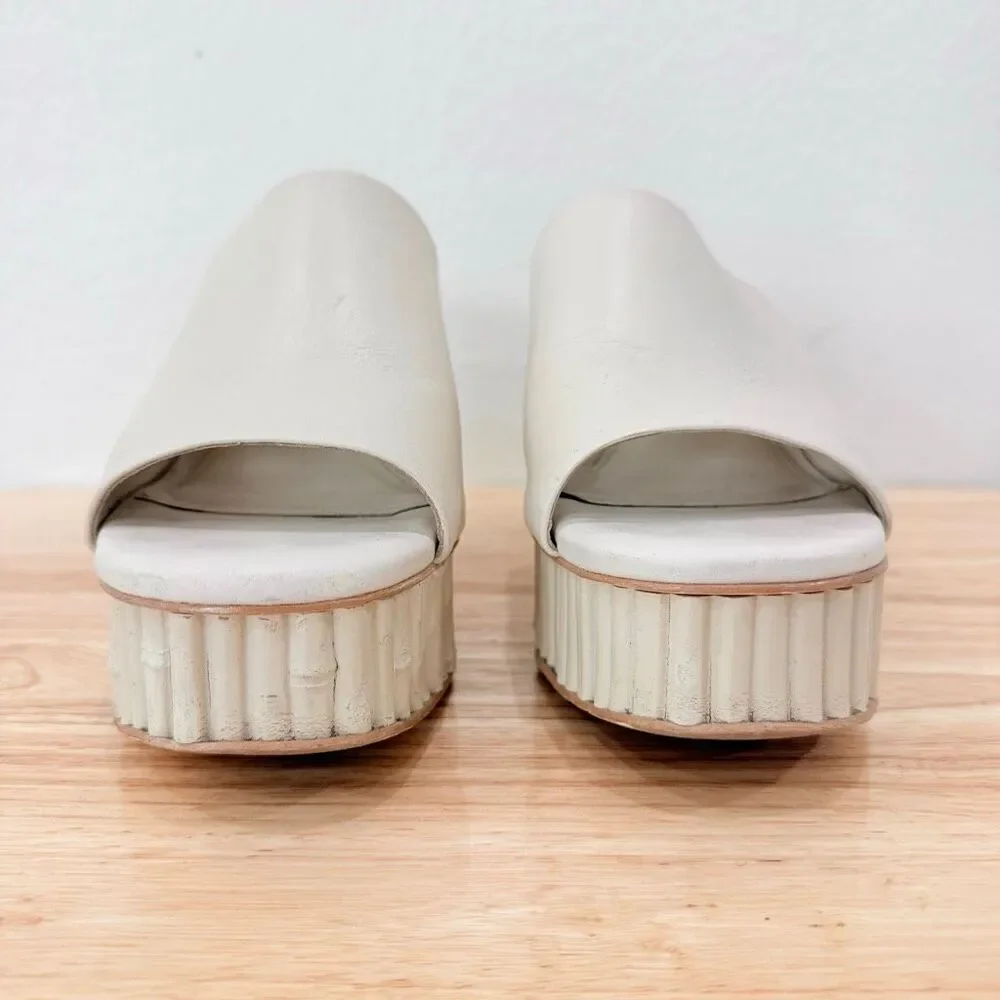 Cult Gaia Women's Size 39 US 9 Judith Almond White Platform Slip On Sandals